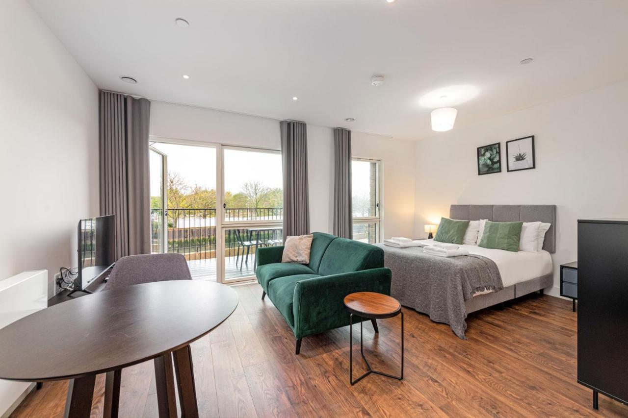 Stayo Apartments Barking Wharf London Exteriör bild