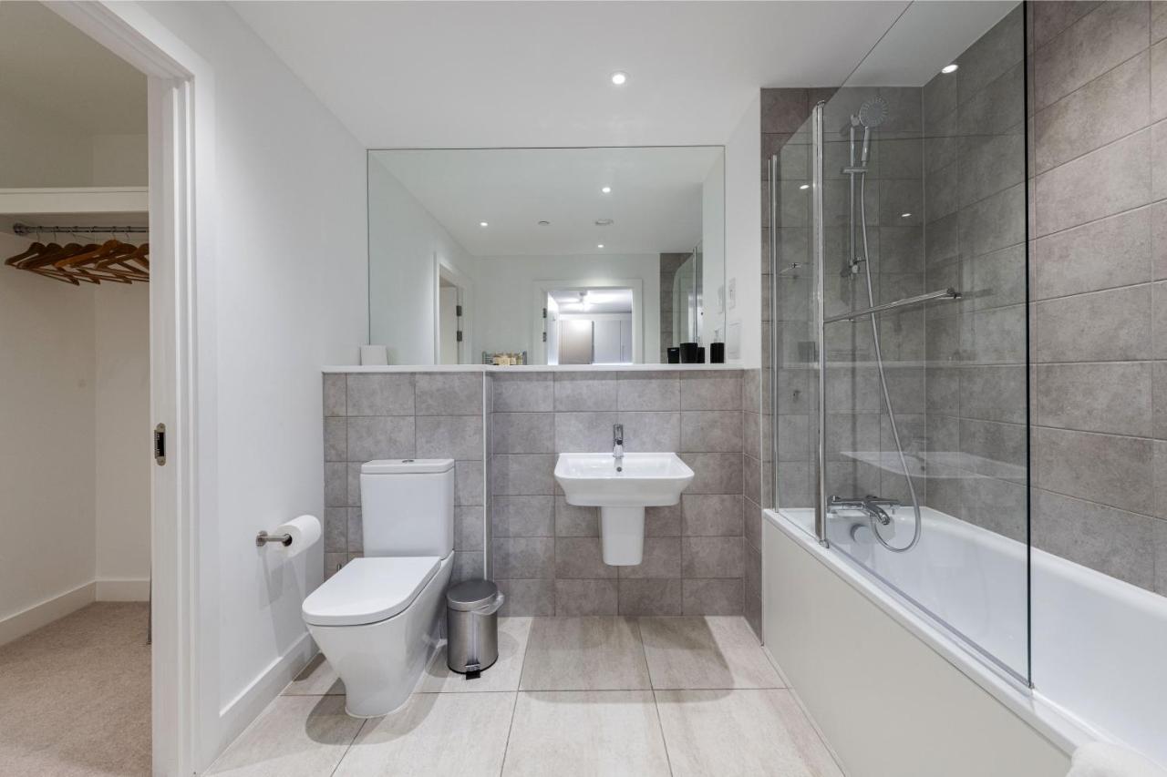 Stayo Apartments Barking Wharf London Exteriör bild