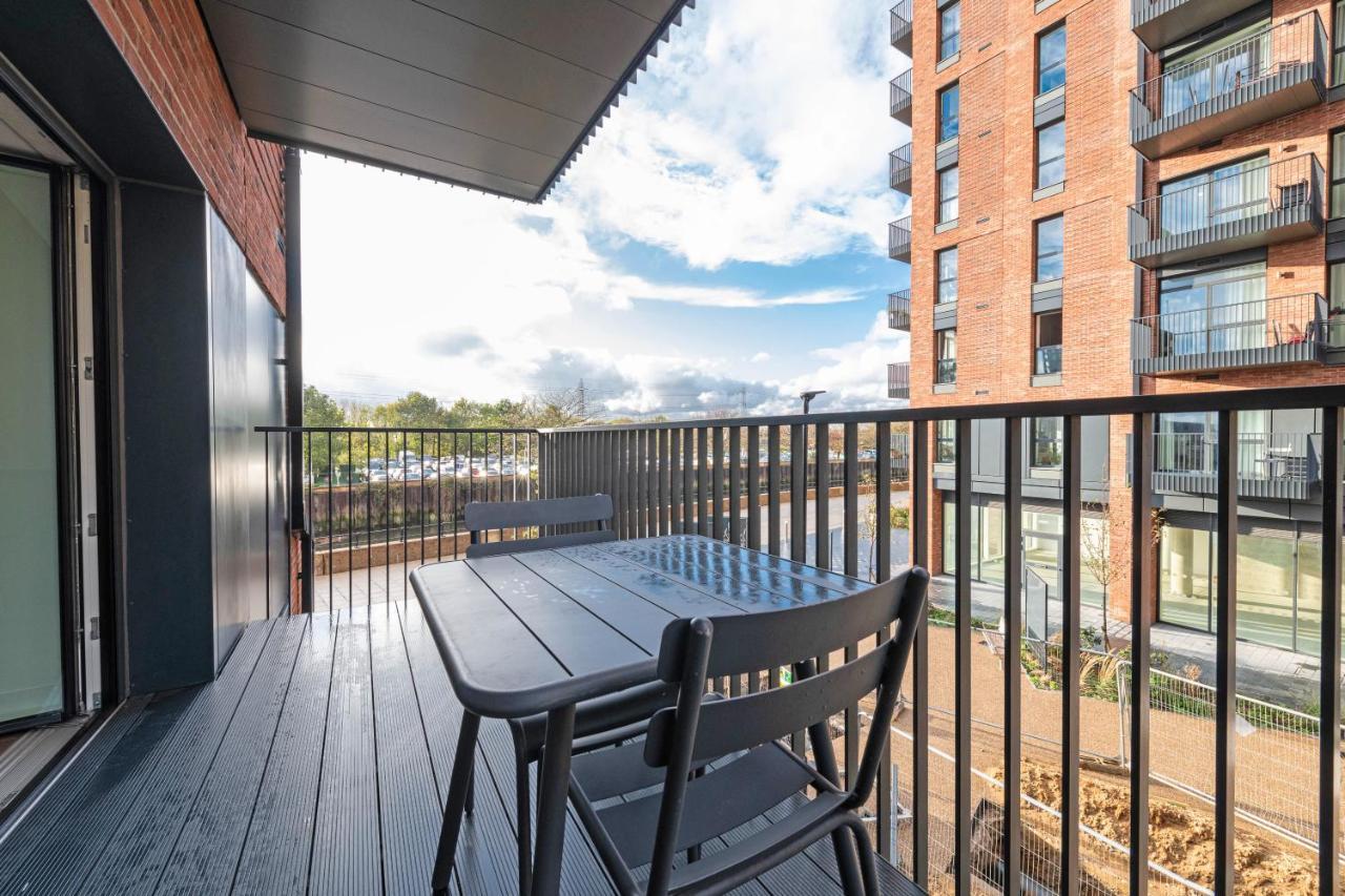 Stayo Apartments Barking Wharf London Exteriör bild